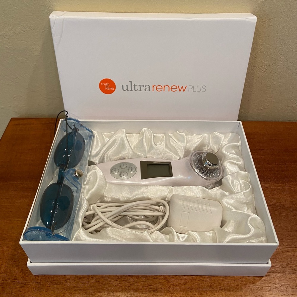 Ultra Renew Plus - LED Ultrasound and Ionic Face Tool